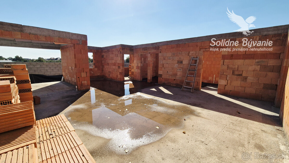 Rozostavaný 4-izbový rodinný dom v Tomášikove - 10