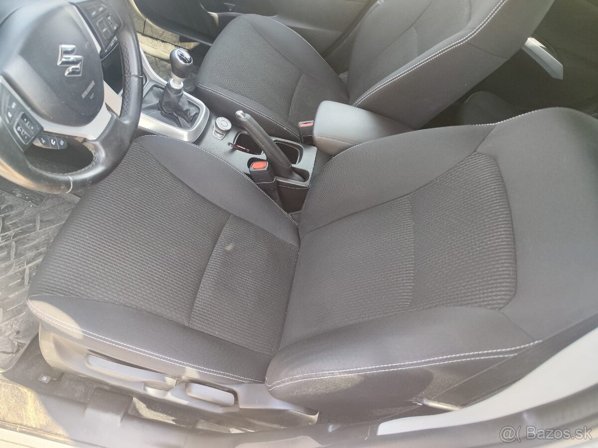 Suzuki SX4 S-CROSS 1,6 diesel 4x4 rok 2017 - 10