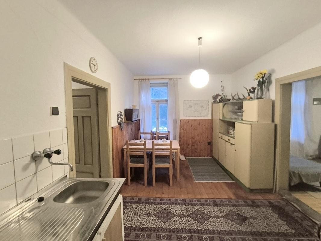 VKUSNE REKONŠTRUOVANÁ S CITOM ZARIADENÁ SLNKOM ZALIATA CHATA - 10