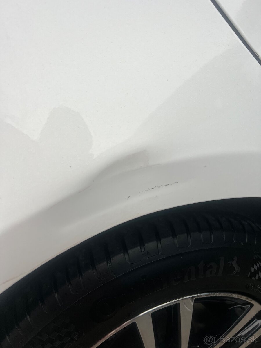 Predám Volvo v40 ročník 2017 - 10