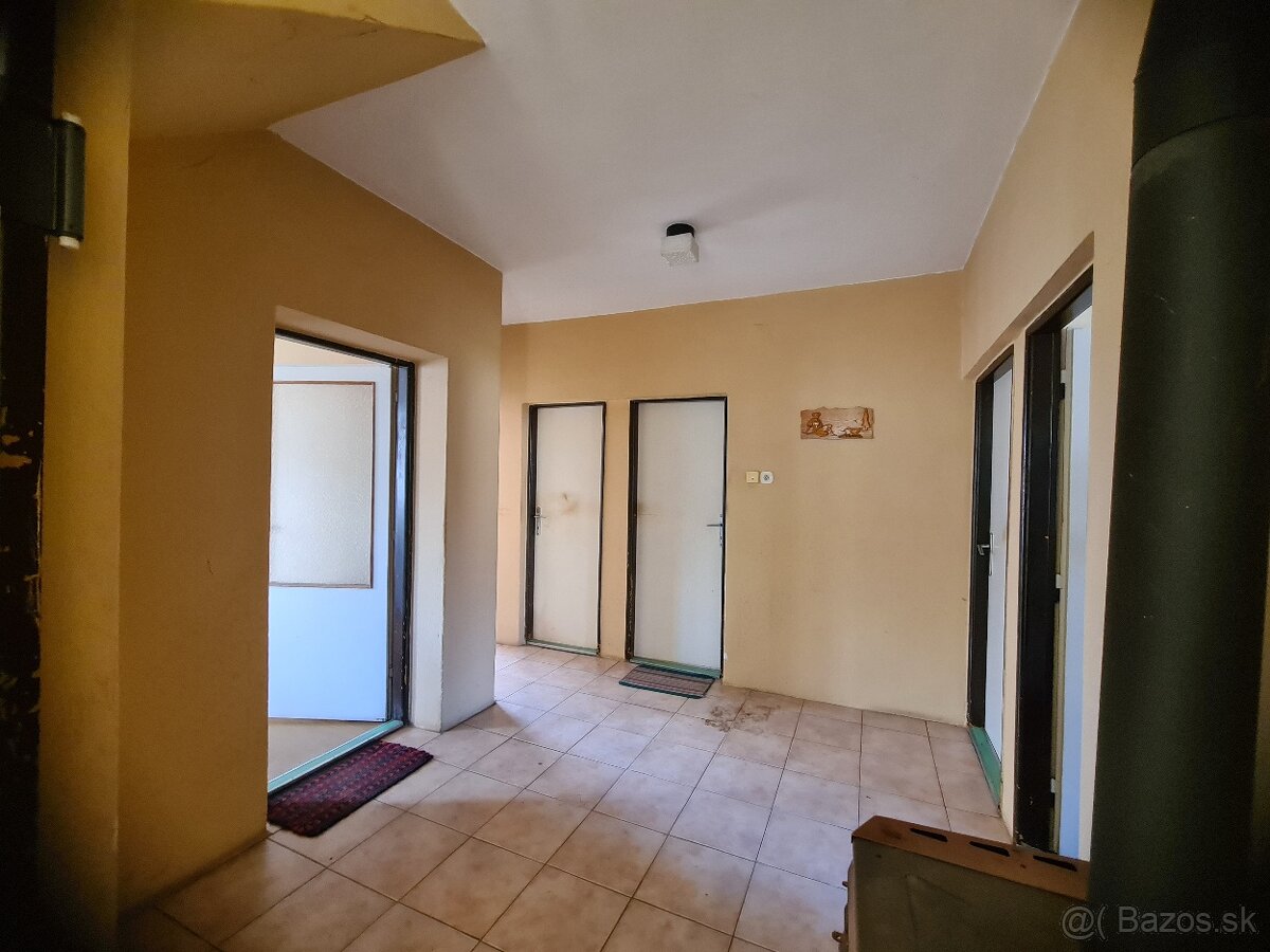 Predám rodinný dom v Púchove - 10