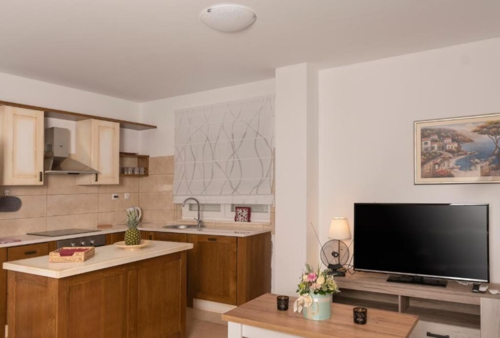 Chorvátsko-dom s veľkou záhradou, bazénom, saunou a vírivkou - 10