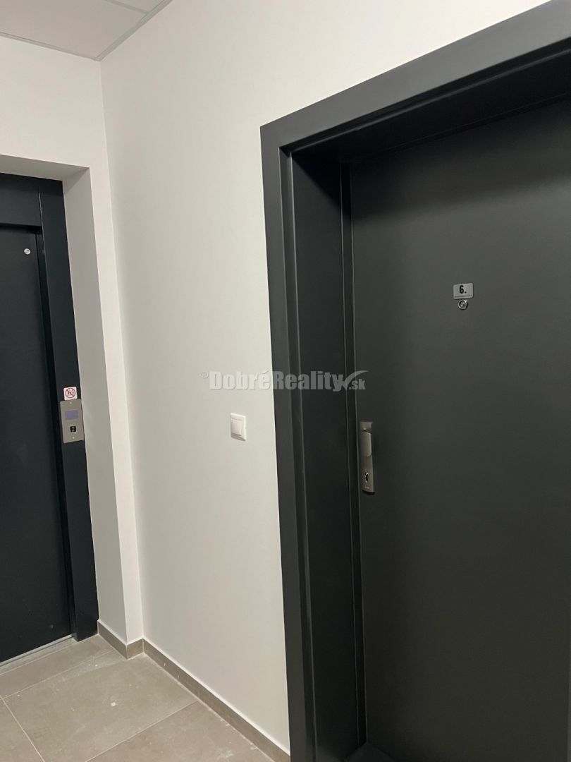 Ponukame na predaj nádherný 2 izbovy byt v novostavbe RIVERS - 10