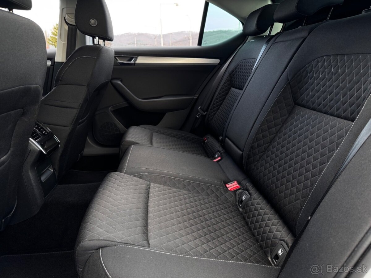 Škoda Superb 2.0 TDI SCR Ambition DSG - 10