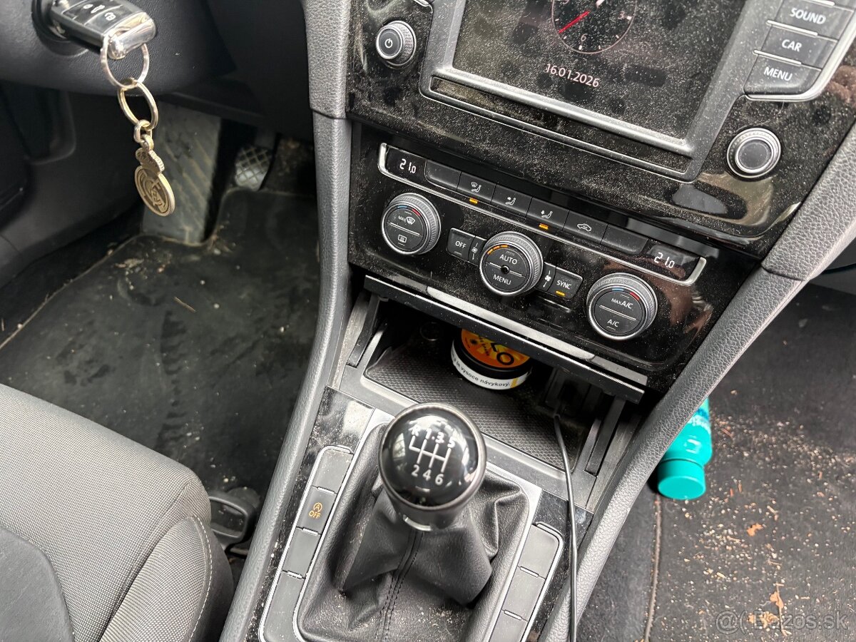 Volkswagen Golf kombi 2.0TDI Bluemotion - 10