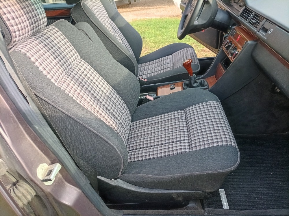 Mercedes E250D 83KW W124 - 10