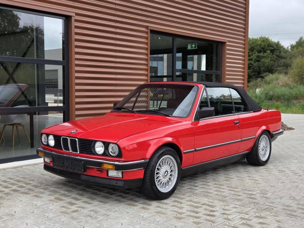 BMW 3-série Cabrio 320i (E30) z roku 1990 - 10
