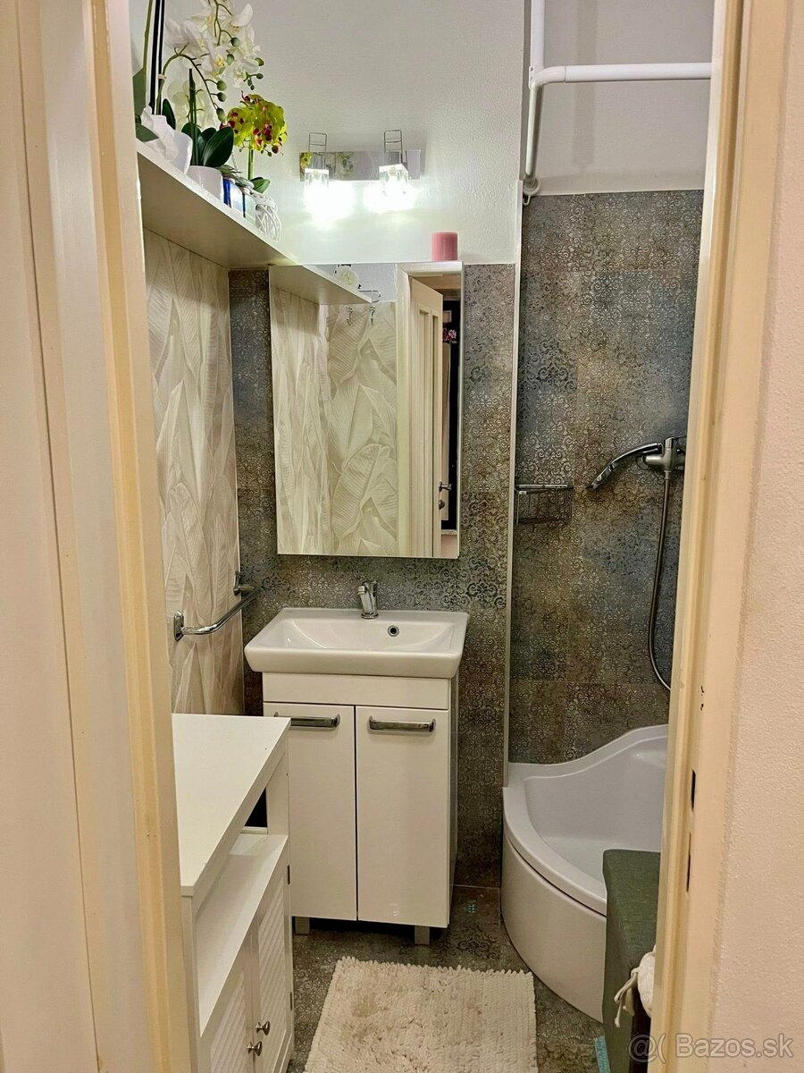 NA PREDAJ: 2-izbový byt po rekonštrukcii – Staré Sí - 10