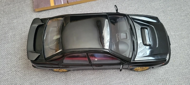 Predam model Subaru Impreza WRX STI 1:18 AutoArt - 10