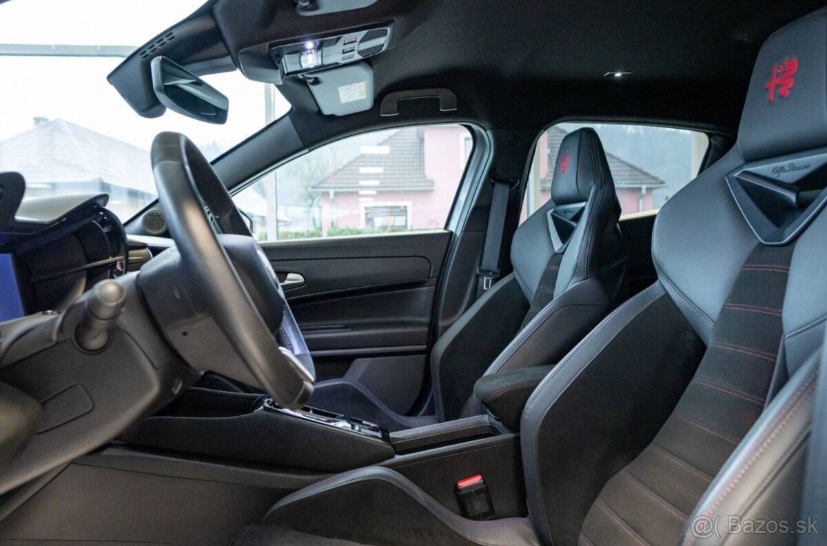 Alfa Romeo Junior Speciale 54kWh - 10