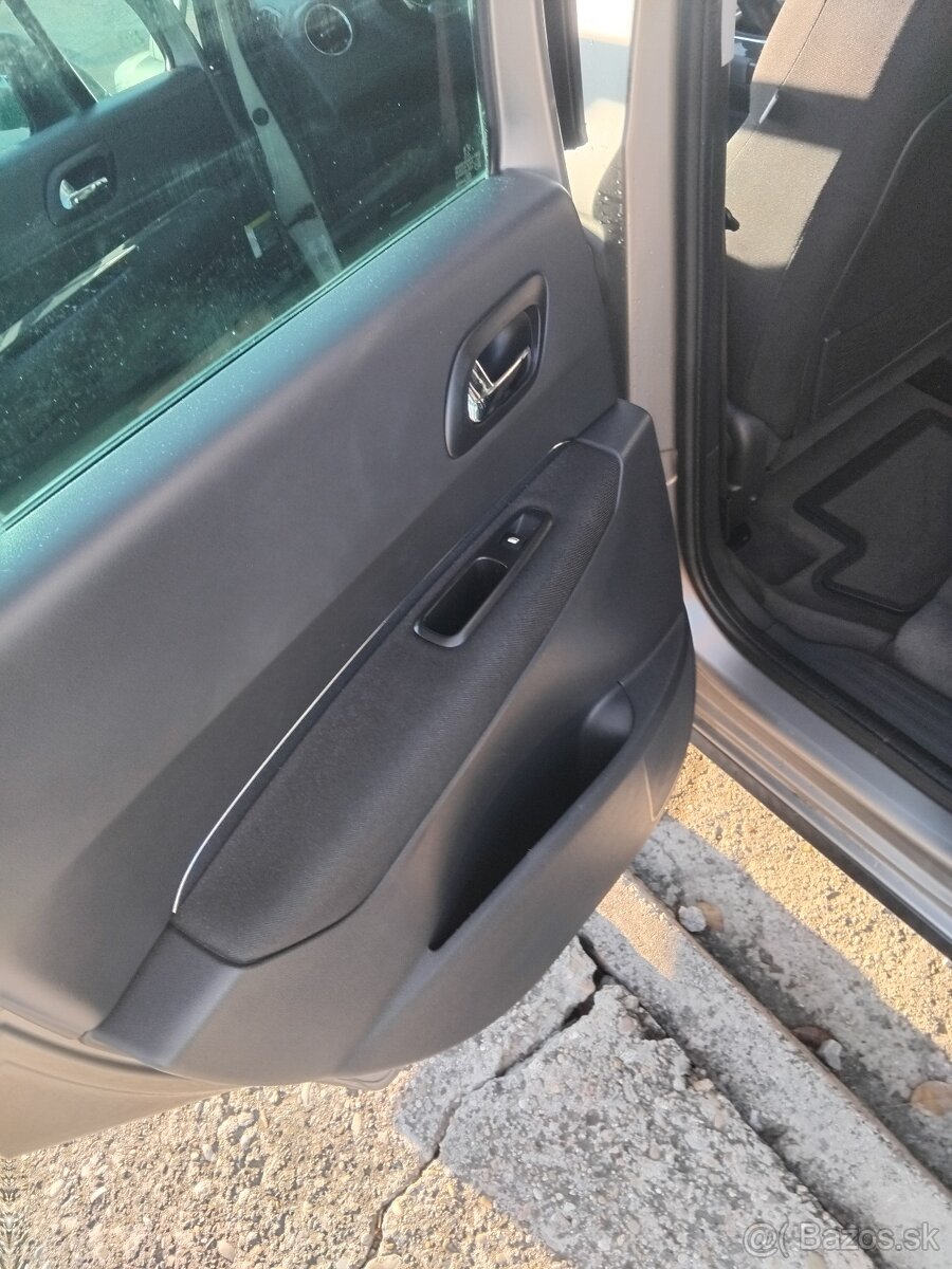 Predám Peugeot 3008 1.6 HDi/82kw r.v 2011 - 10