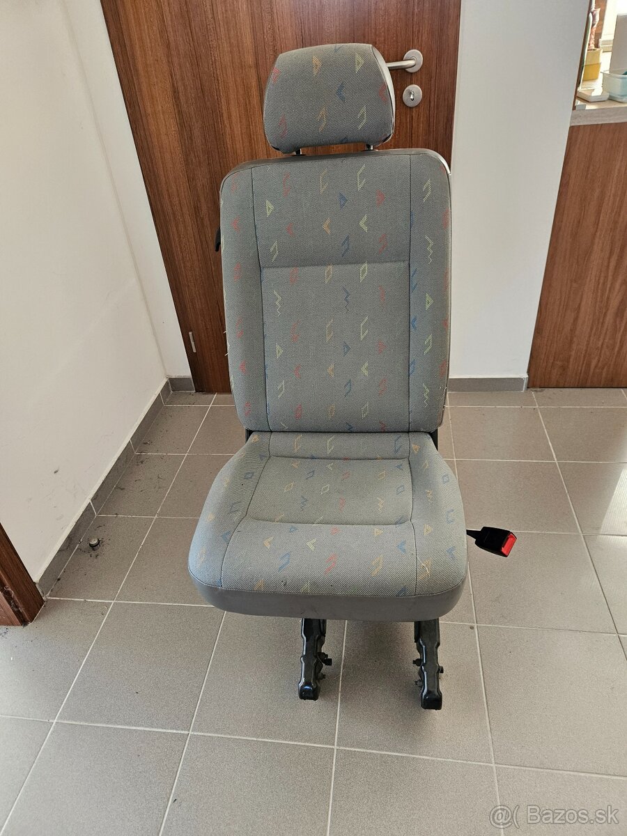 sklápacie sedadlo VW - 10