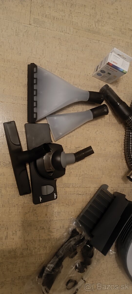 Vysávač Bosch - 10