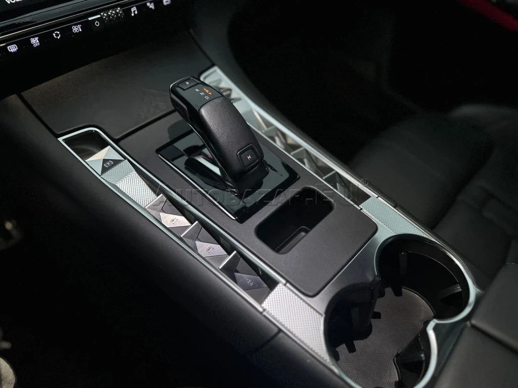 DS 7 LOUVRE EDITION - 10