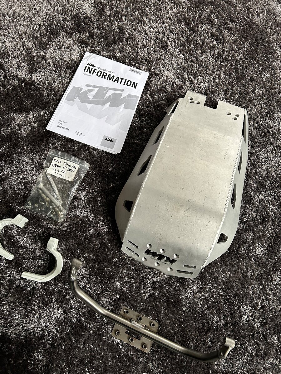 Ktm 1X90 ADV kryt motora powerparts - 10