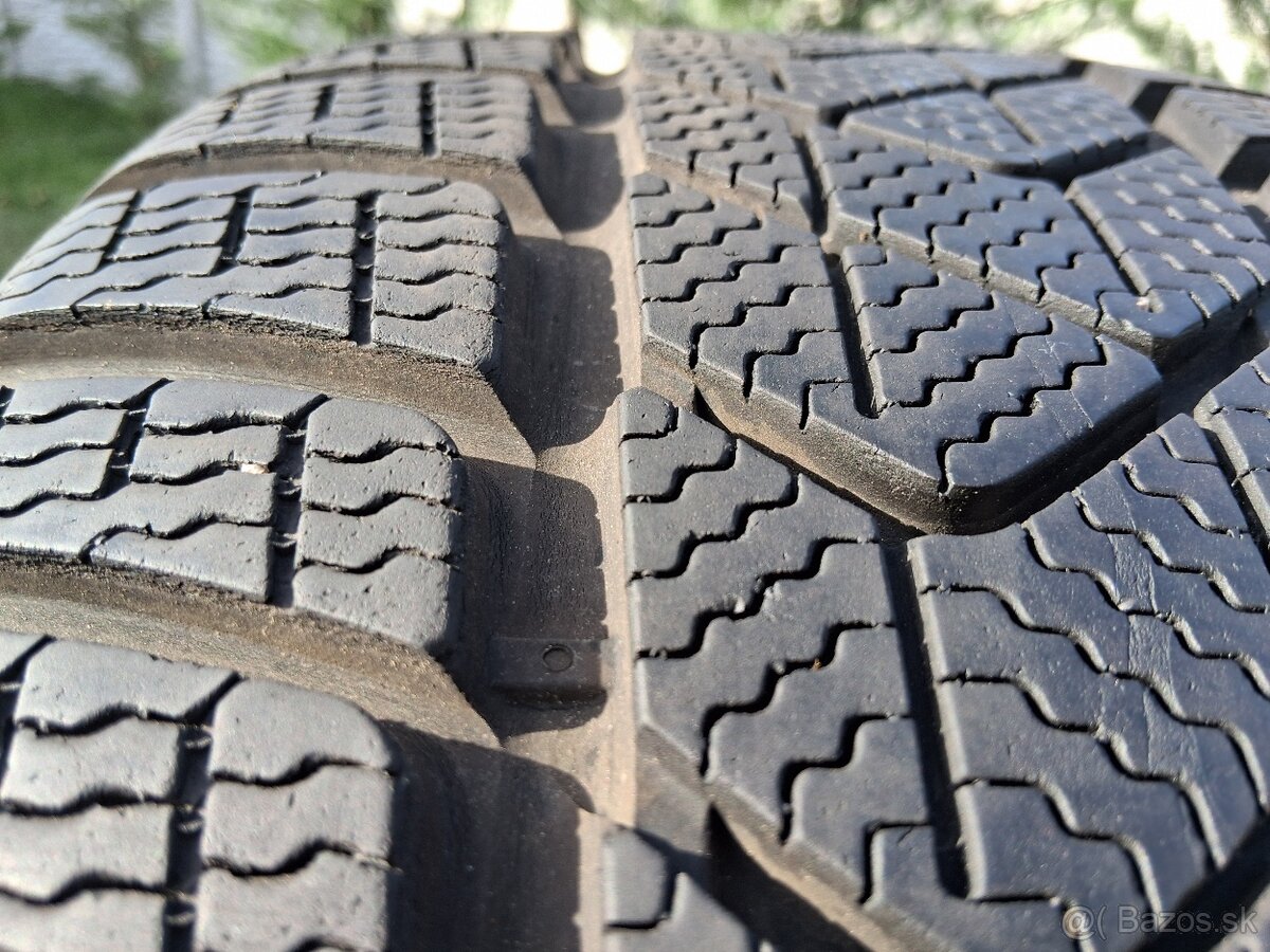 235/45 r18 zimne pneumatiky - 10