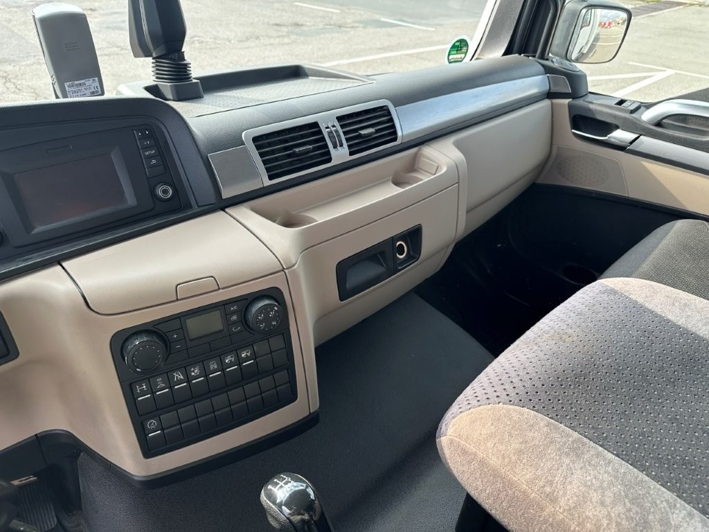 MAN TGL 12.250 , skříň, čelo, klima E6 - 10