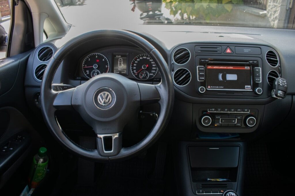 Volkswagen Golf Plus 1.6 TDI Comfortline - 10