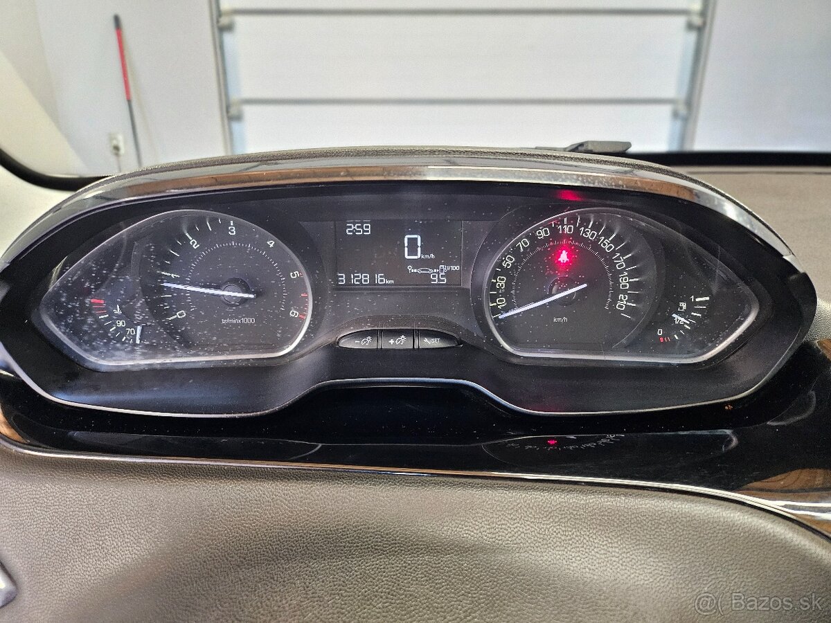 PEUGEOT 208 1.6 HDI - 10