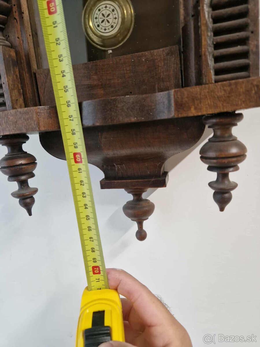 Dvoje nástenné hodiny - 10