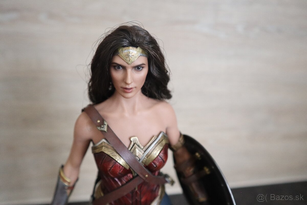 Figúrka Hot Toys Wonder Woman (Justice League Deluxe) - 10