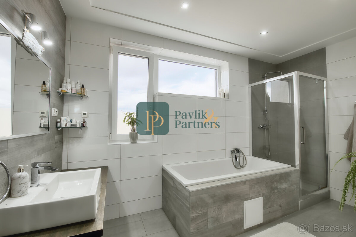 Predaj 4 izbový moderný rodinný dom, garáž, zariadený - 10