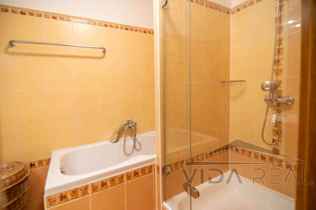 Priestranný 3-izbový byt s dvoma balkónmi v Pezinku, sídlisk - 10