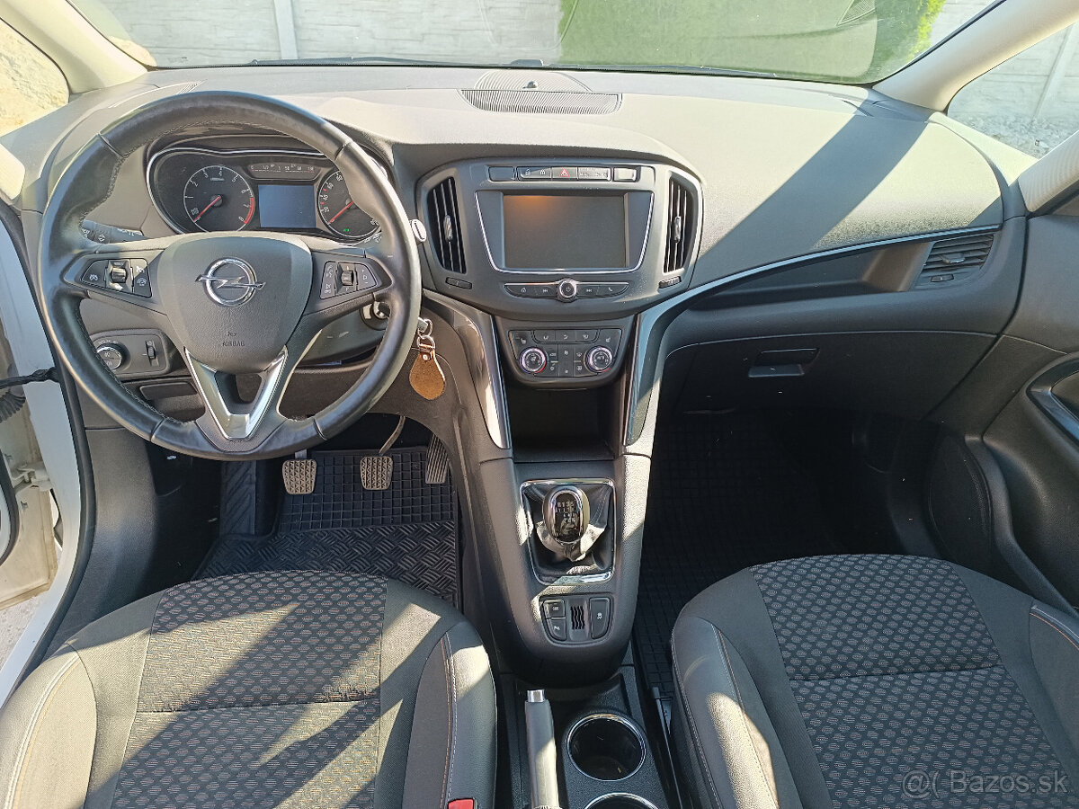 Opel Zafira 1,6T benzín 147kW - 10