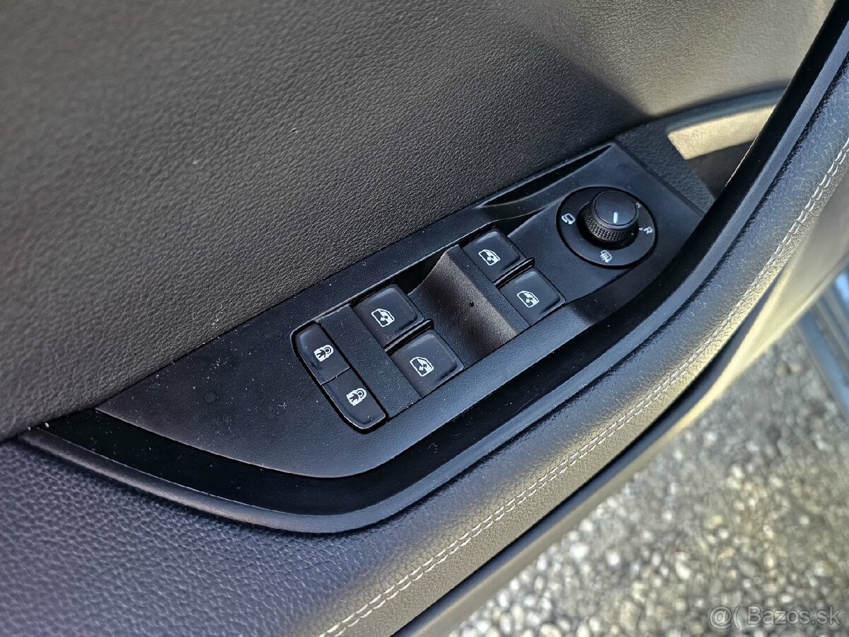 Škoda Superb Combi 2.0 TDI Style DSG 110kW A7 - 10