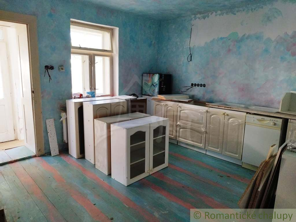 Rekonštruovaný gazdovský dom v pokojnej obci Kleňany v okr - 10