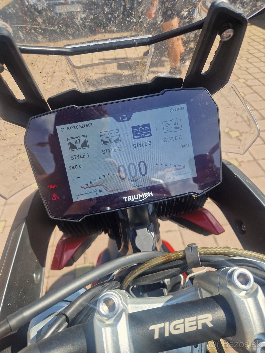 Triumph tiger 900 gt - 10