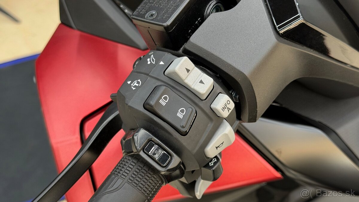 Honda Forza 125 - 10