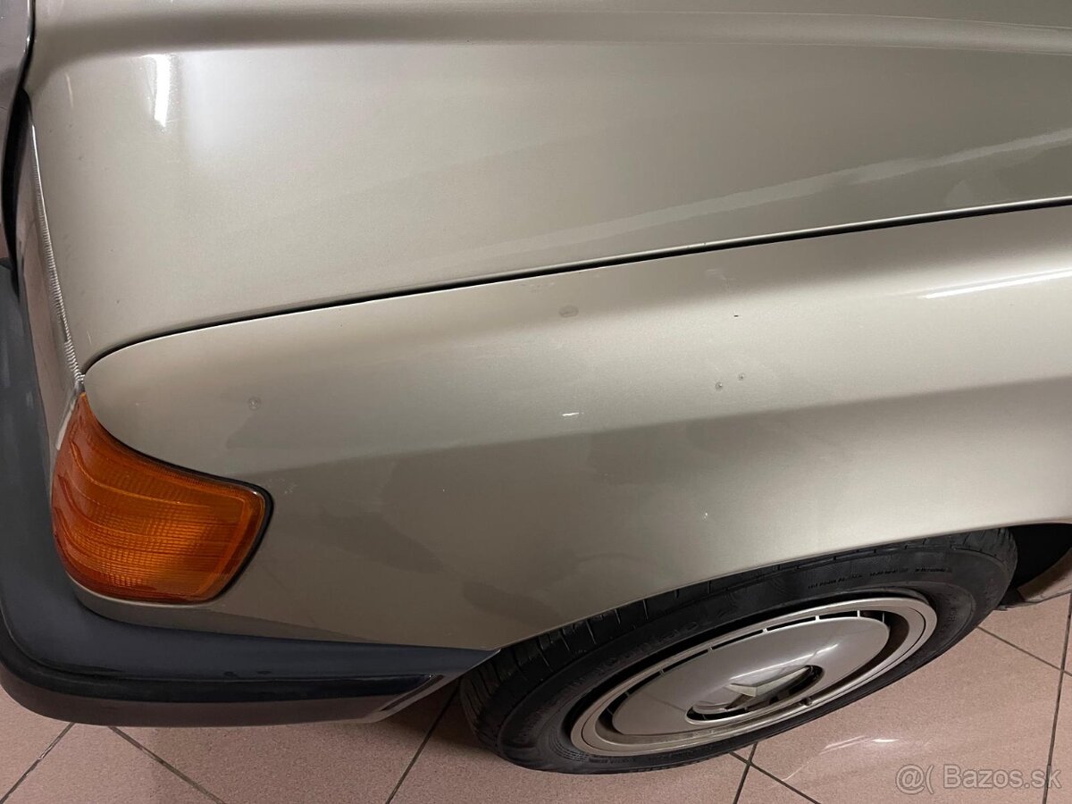 Mercedes-Benz 200E - 10