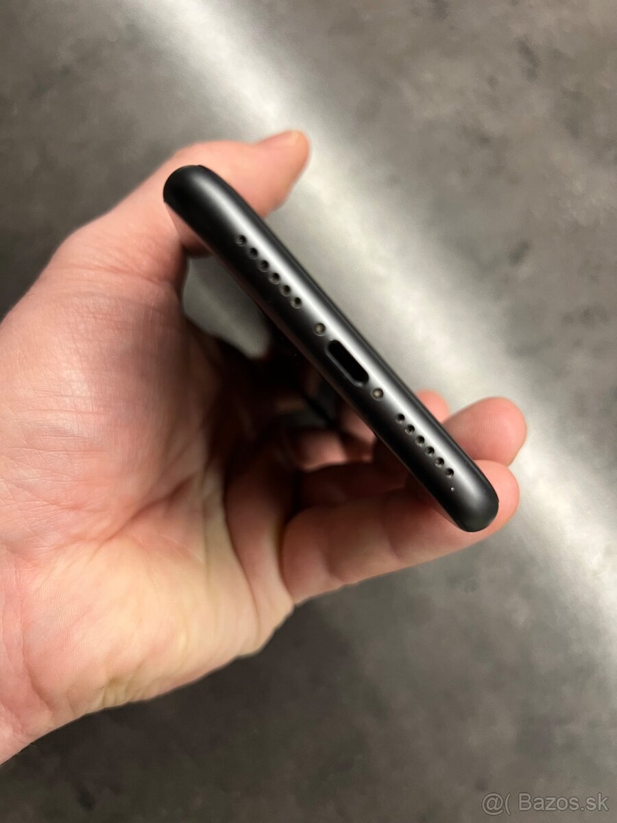 Predam Iphone 11 128gb nova bateria 100% - 10