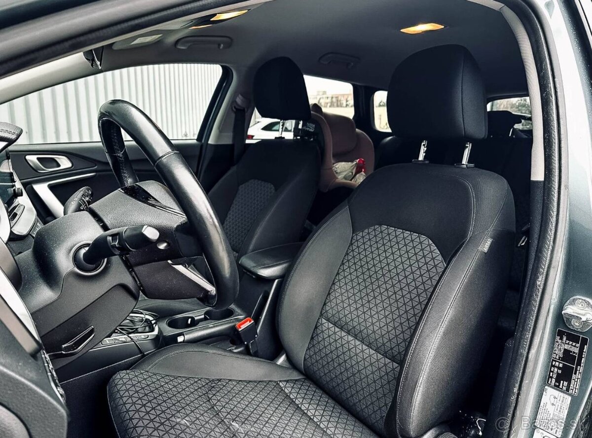 Kia Ceed SW 1.5 T-GDi Silver A/T - 10