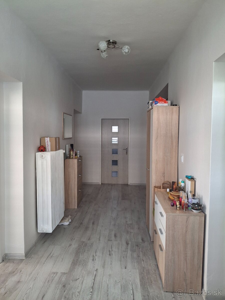 Na predaj čiastočne prerobený poschodový dom - 10