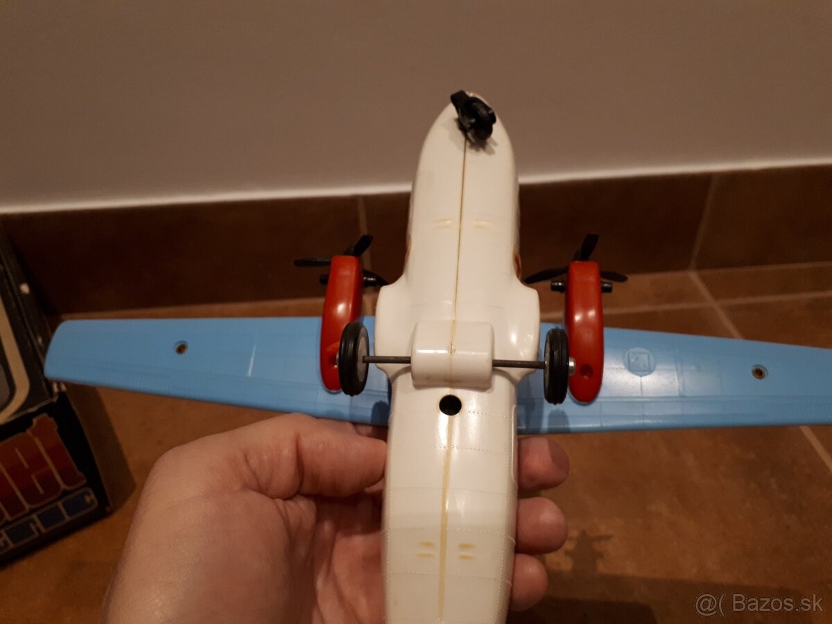 Stara hracka: Lietadlo TURBOLET - 10