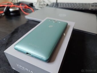 Prodam sbirku chytrych telefonu Sony Xperia - 10