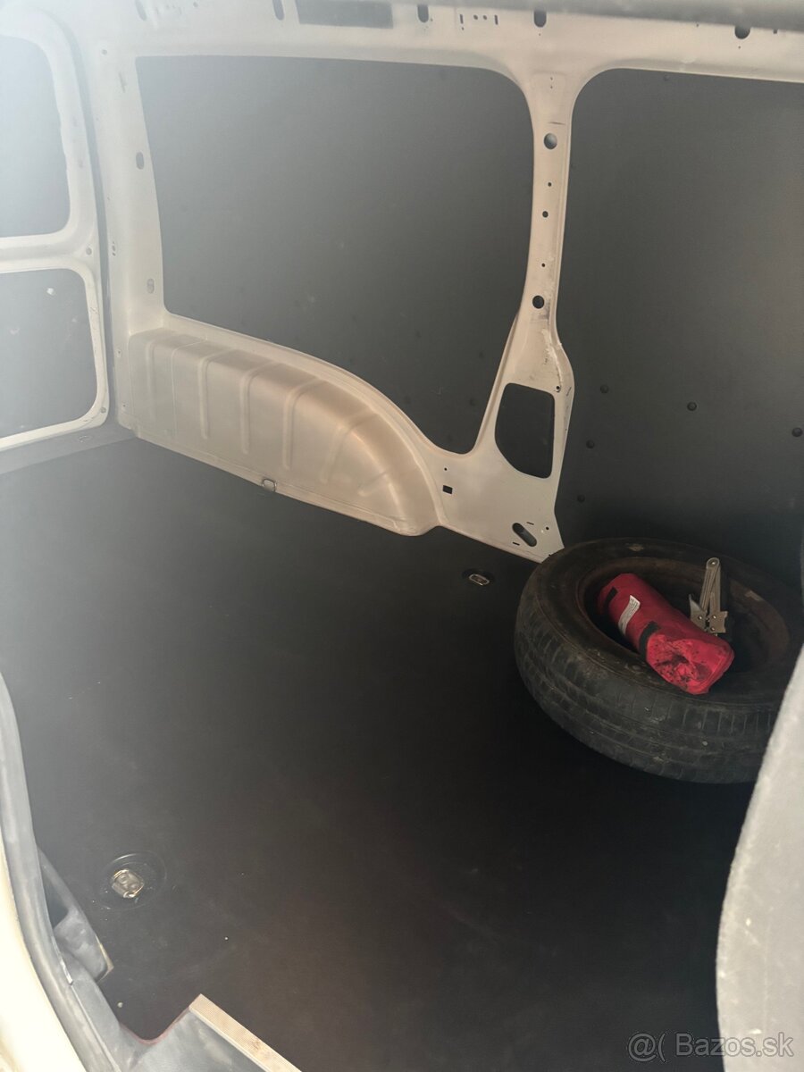 Volkswagen Caddy 1.6tdi - 10