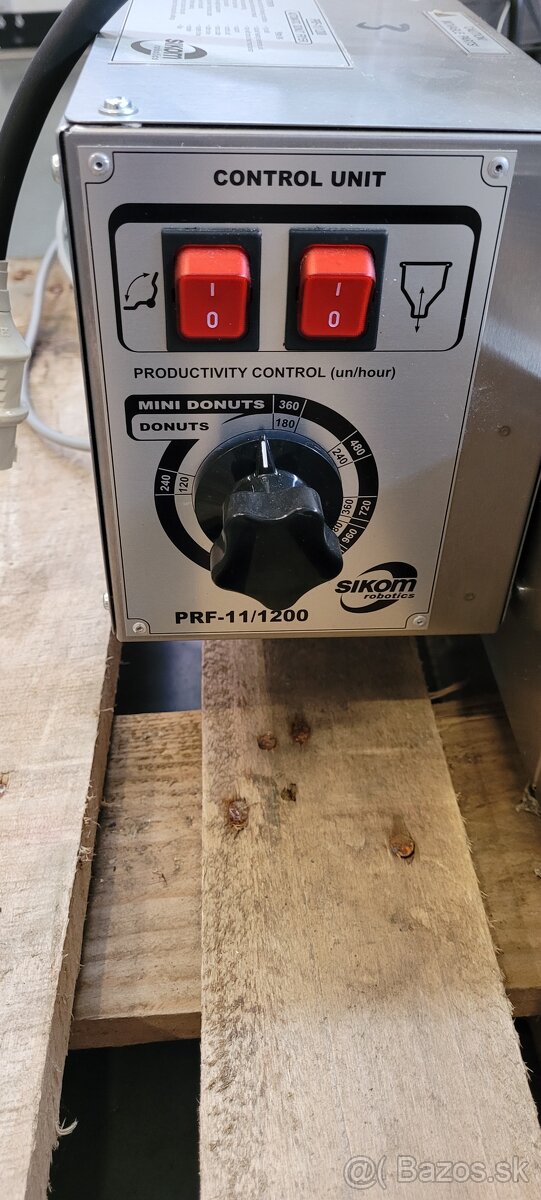 Donutkovač PROFI PRF-11/1200 automat - 10