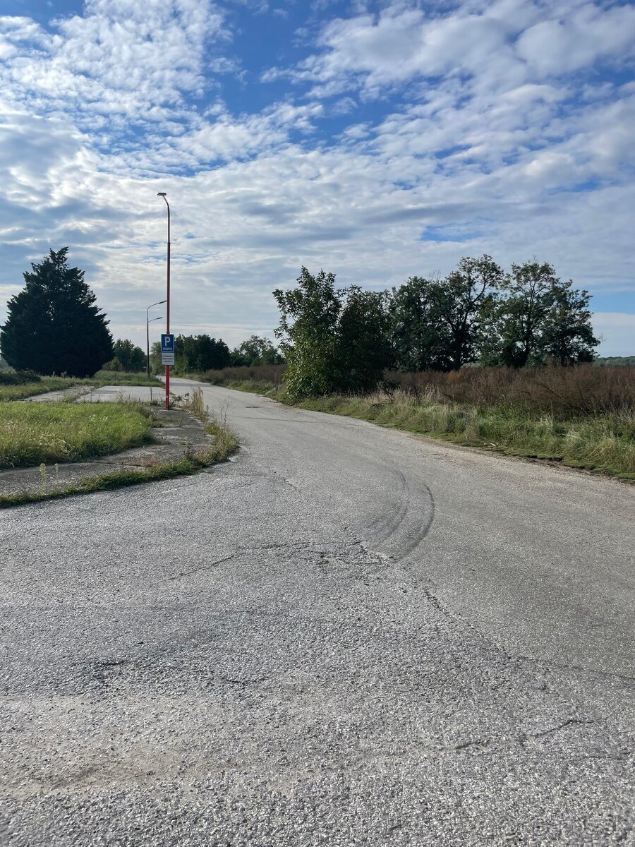 Prenájom hál, lakovne a vonkajsich ploch - Lukov Dvor - 10