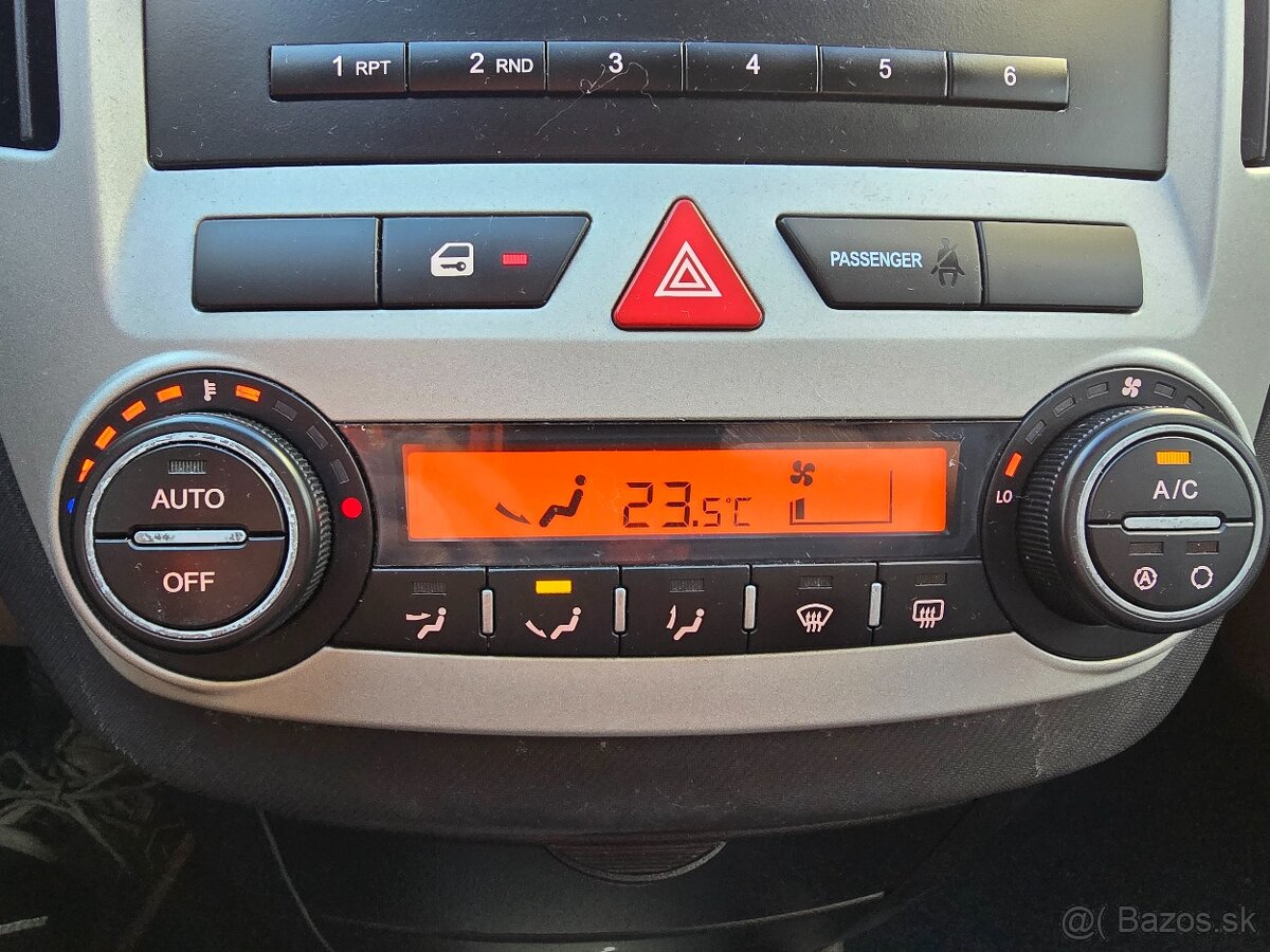 Kia Ceed 1.4benzin,95 400km,1.majiteľ,nová stk - 10