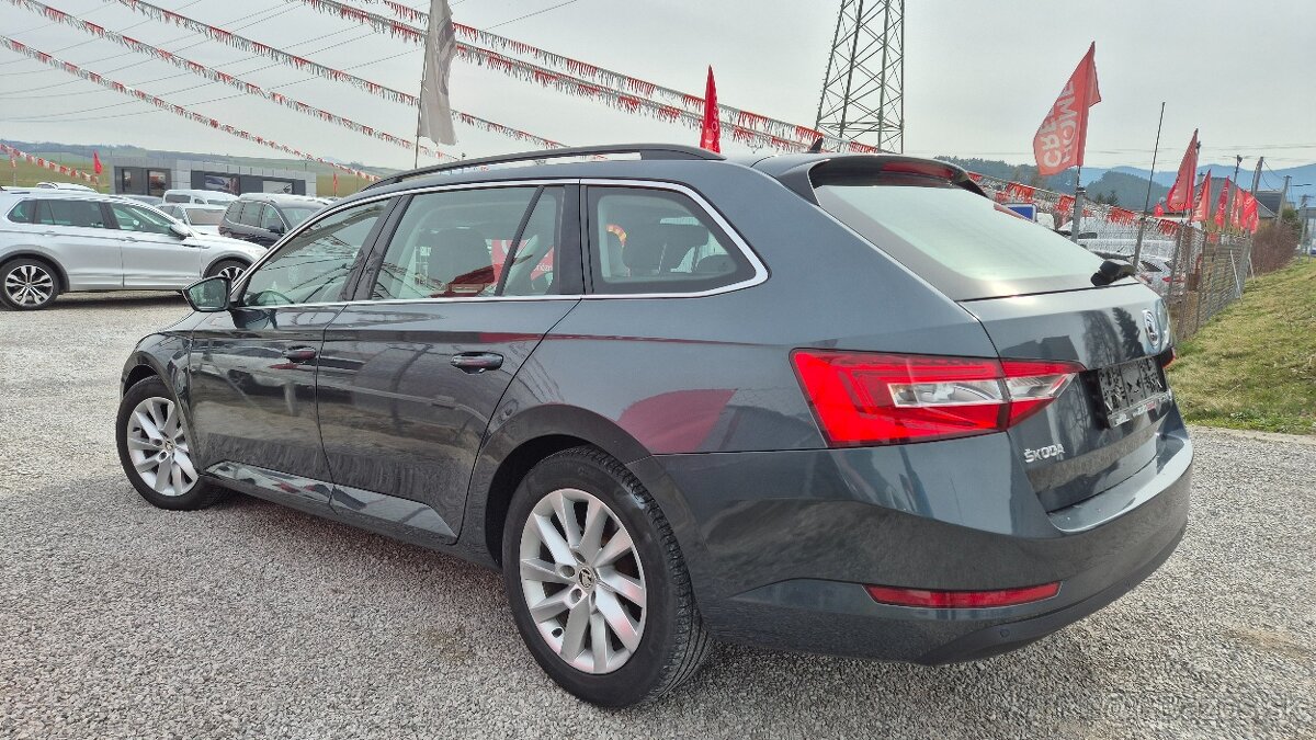 Škoda Superb Combi 2.0 TDI Business - 10