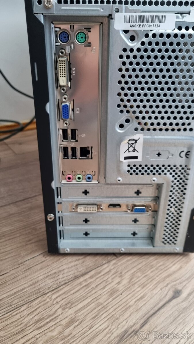 Kompletný počítač so všetkým - aj monitor, čítačka kariet - 10