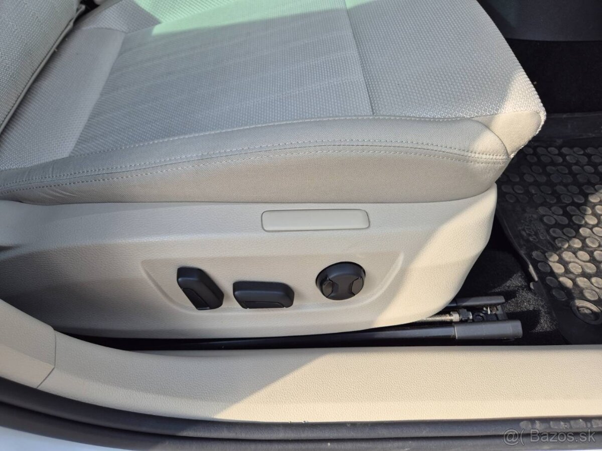 Škoda Superb Combi 2.0 TDI SCR Live DSG - 10