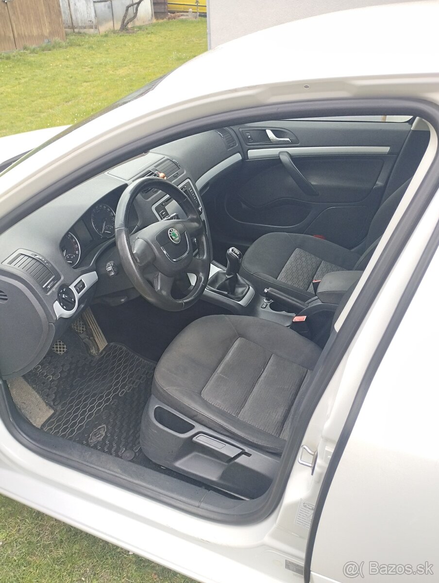 Škoda Octavia II - 10