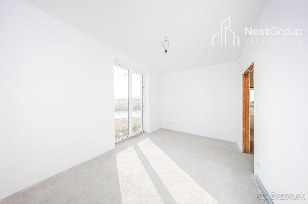 PREDAJ NOVOSTAVBA 4-IZBOVÝ DVOJPODLAŽNÝ RD, POZEMOK 300m2 - 10