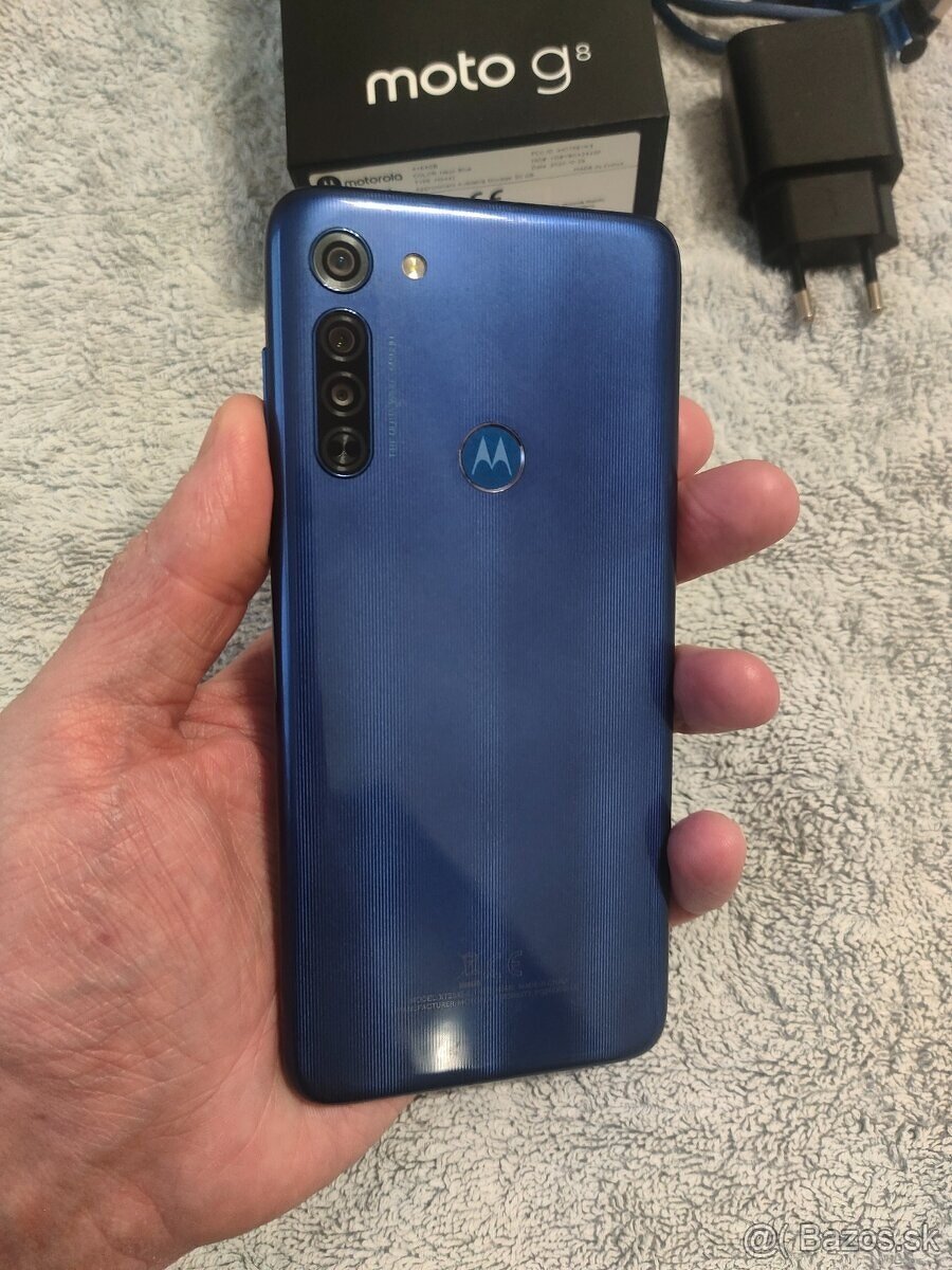 Motorola Moto G8 64GB - 10