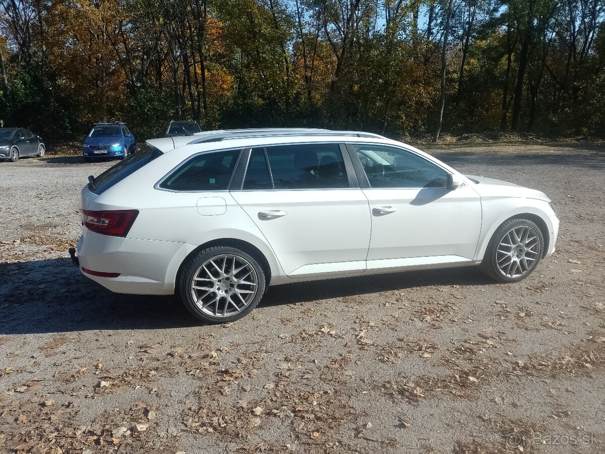 Predám 4x4 Škoda Superb 3 combi ročník 2016 DSG - 10