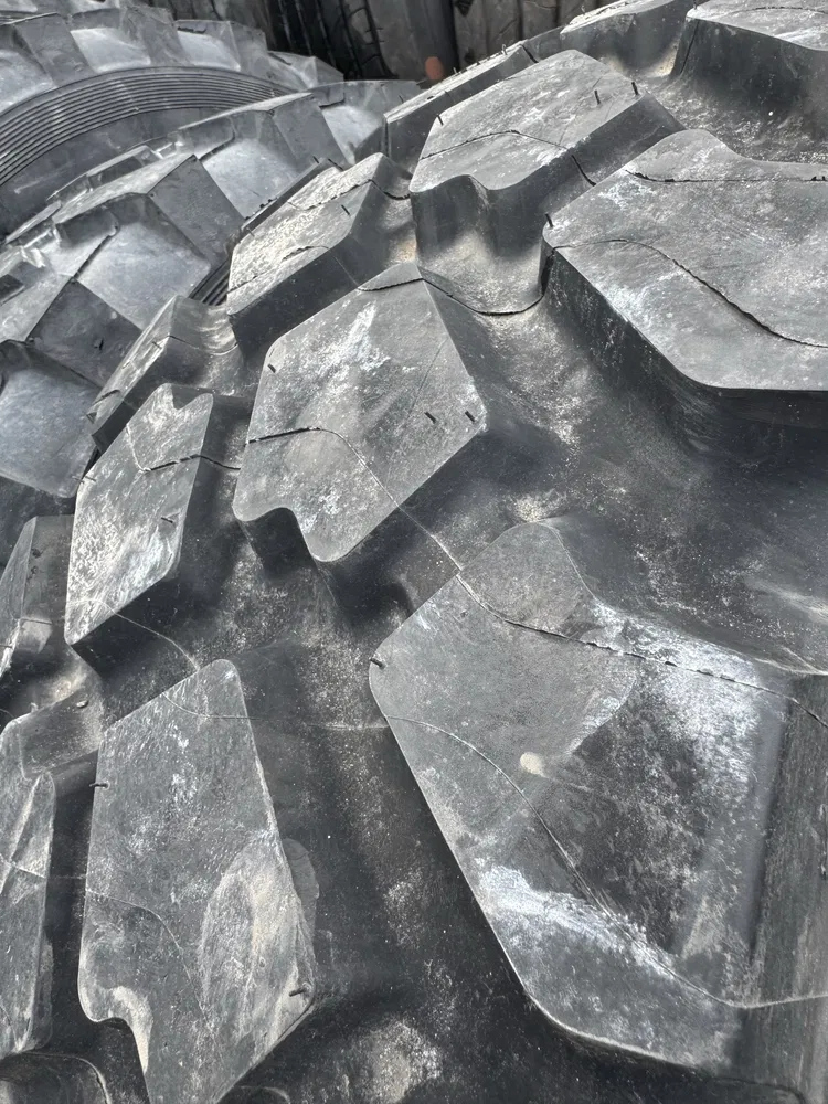 Gumy continental 335/80 R 20 - 10